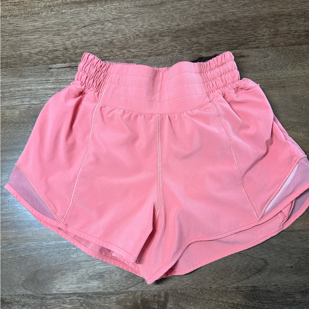 High waisted 2.5 lululemon hotty hot shorts